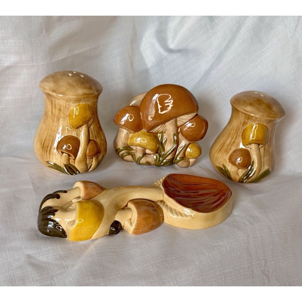 Arnels Vintage Ceramic Mushroom Set of 4 Kitchen Decor MCM 70s Kitschy Cottage